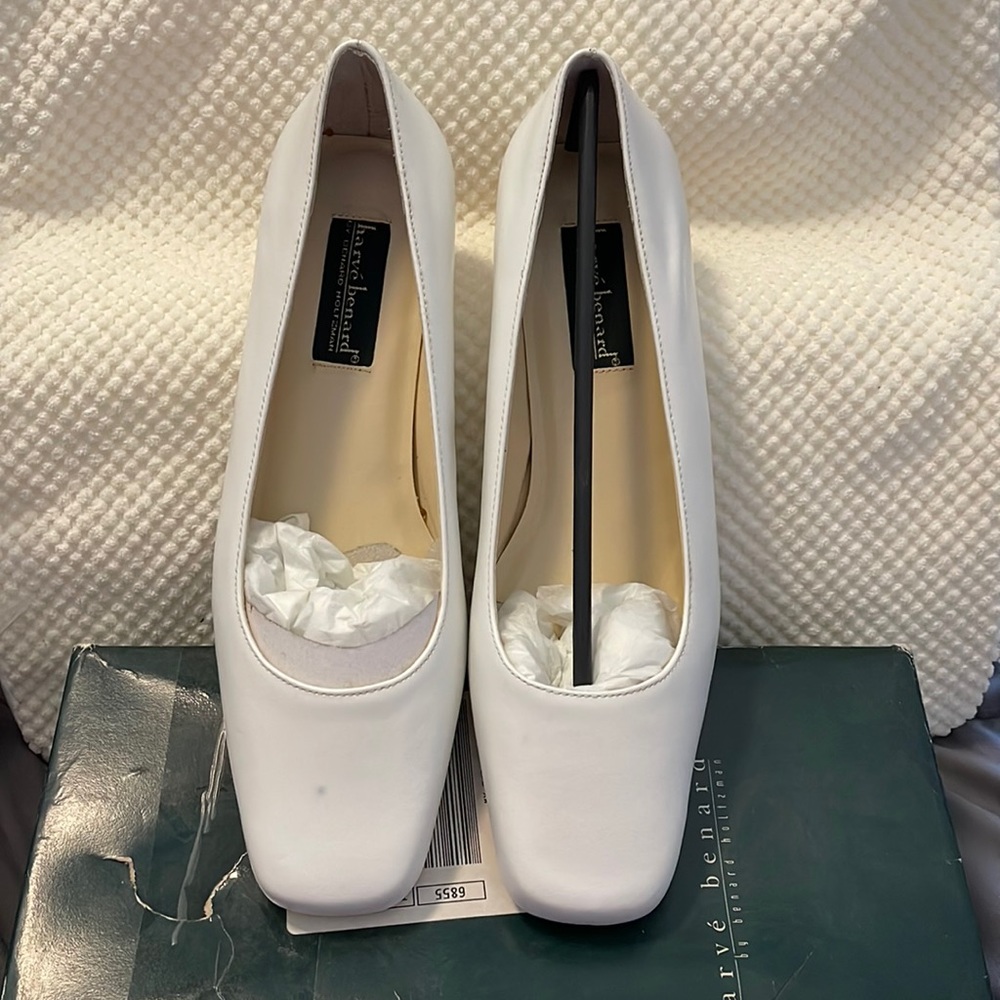 White Leather Heels 9.5XW Harve Bernard